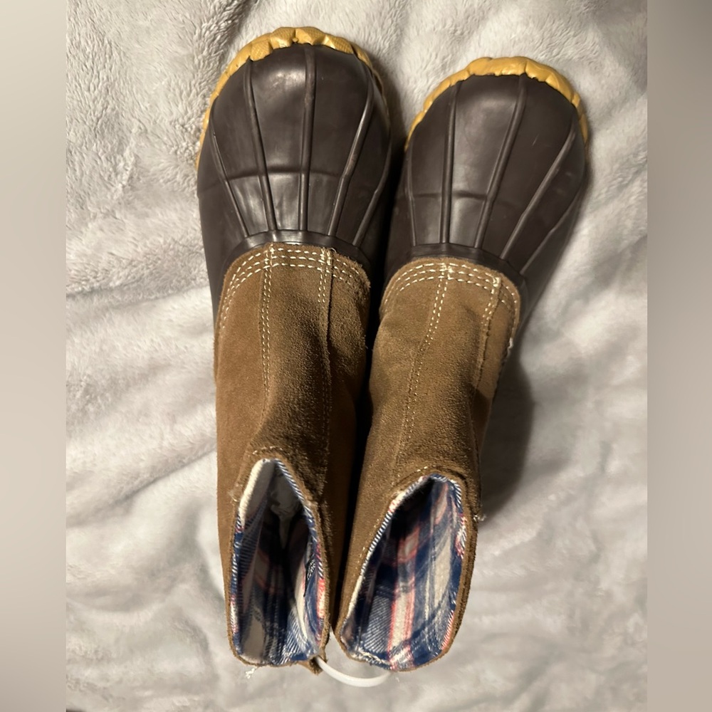 Natural Reflections duck boots women’s size 7, new with tags